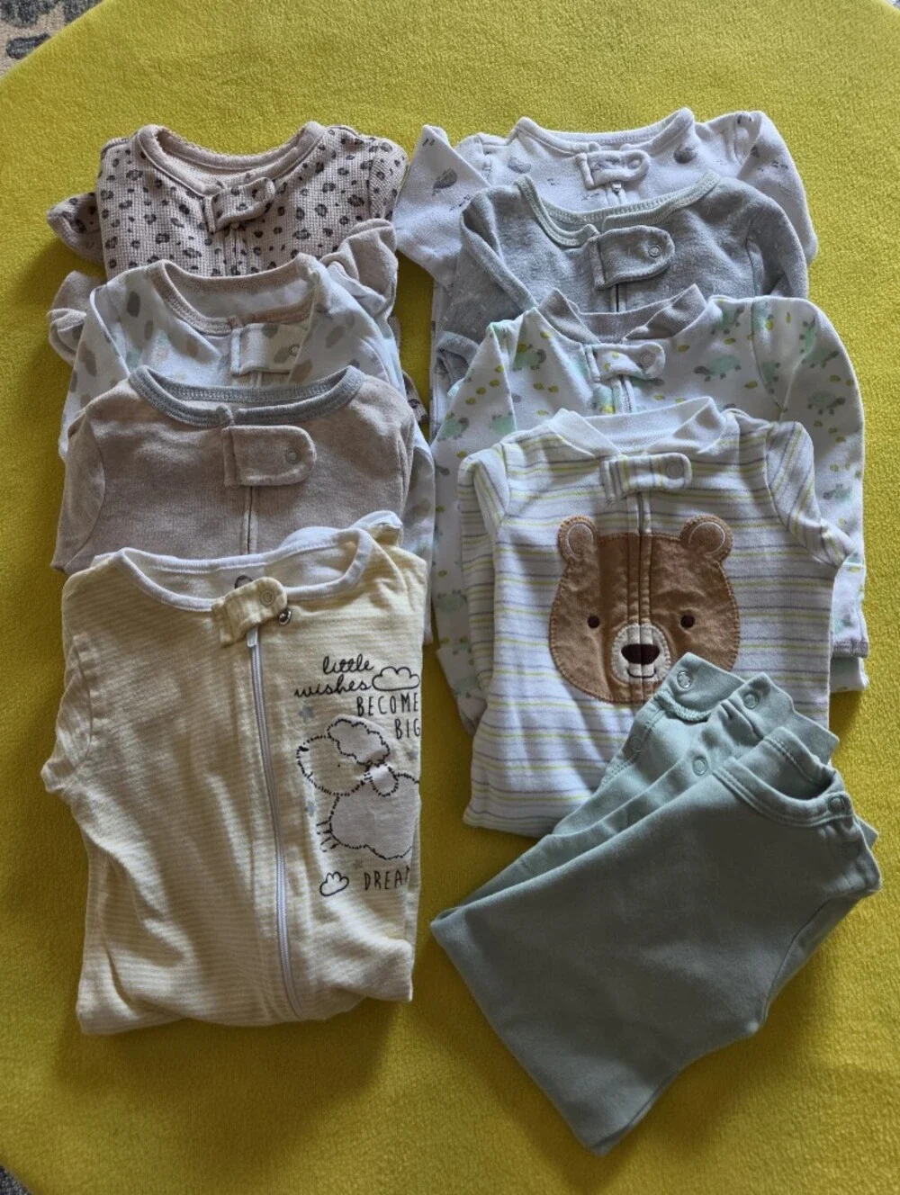 EUC~ Large Mixed Neutral Baby Clothing. Newborn-6 Months. 33 Pieces